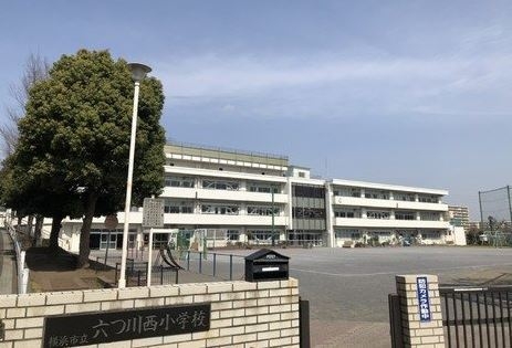 横浜市南区六ツ川２丁目　新築一戸建て(横浜市立六ツ川西小学校)