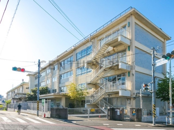 川崎市麻生区上麻生３丁目の中古一戸建て(川崎市立南百合丘小学校)