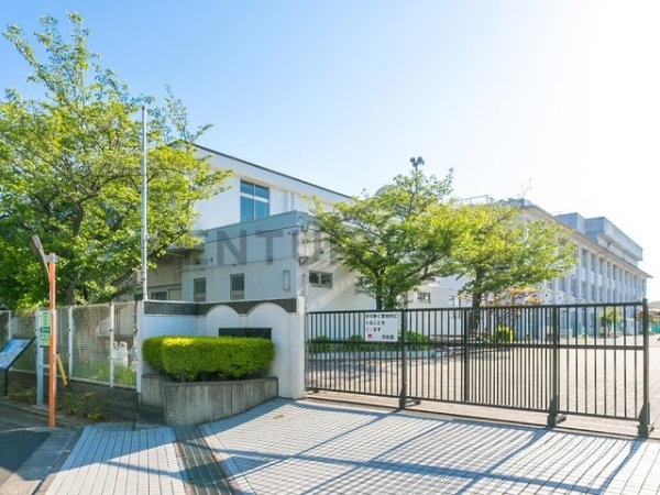 川崎市麻生区上麻生３丁目の中古一戸建て(川崎市立麻生中学校)