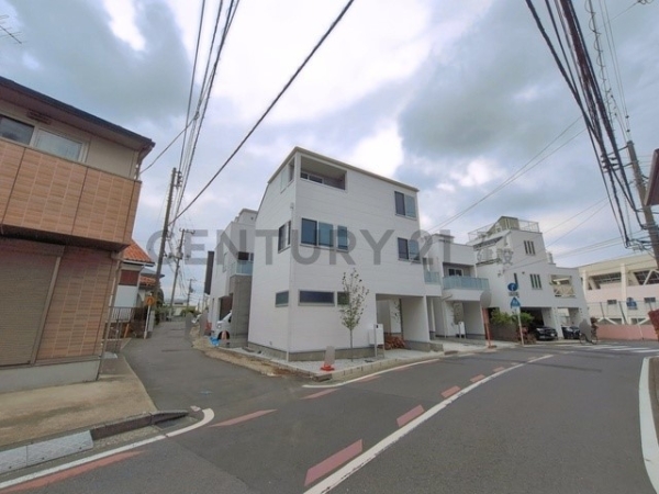横浜市神奈川区六角橋４丁目　新築一戸建て