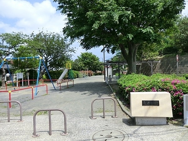 横浜市栄区亀井町　新築一戸建て(亀井公園)