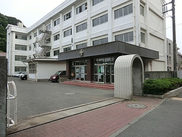 横須賀市鴨居２丁目　新築一戸建て(横須賀市立鴨居中学校)