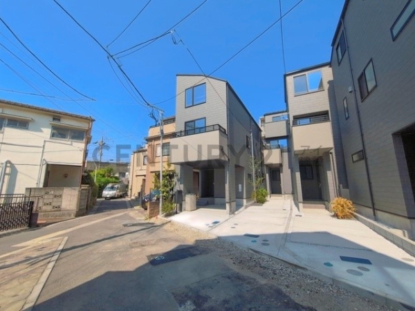 横浜市中区本牧大里町　新築一戸建て