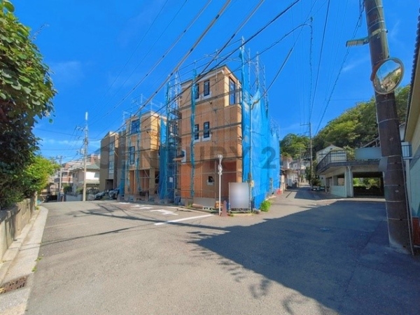横浜市南区睦町２丁目　新築一戸建て