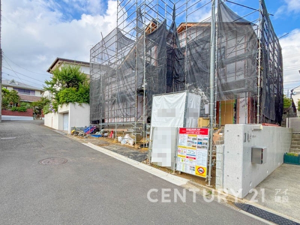 横浜市青葉区大場町　新築一戸建て