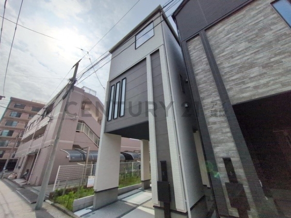 横浜市鶴見区仲通１丁目　新築一戸建て