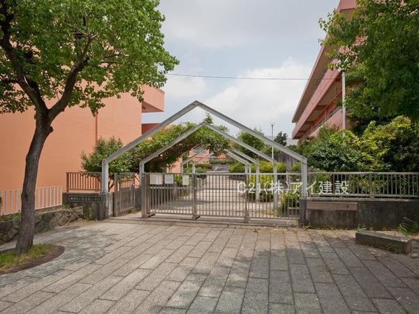 横浜市青葉区荏田町　新築一戸建て(横浜市立荏田南中学校)