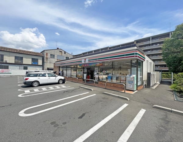 横浜市戸塚区名瀬町　新築一戸建て(セブンイレブン戸塚上矢部町店)