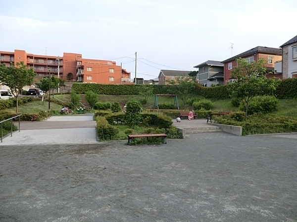 横浜市旭区中沢３丁目　新築一戸建て(中沢二丁目公園)