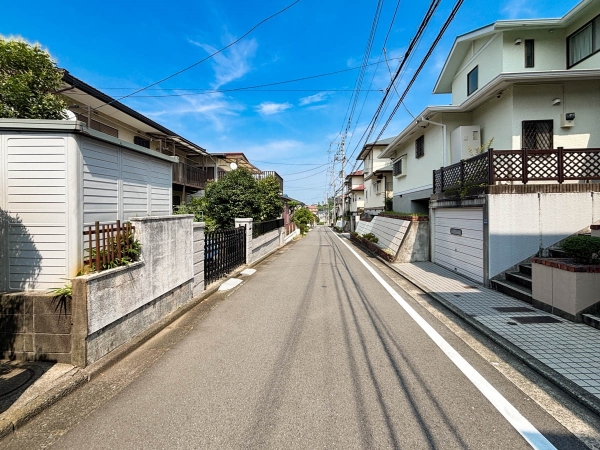 横浜市南区別所中里台の中古一戸建て
