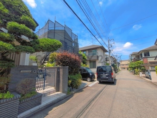 川崎市麻生区高石４丁目　中古一戸建て