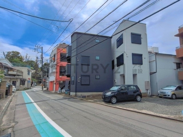 横浜市西区中央２丁目　新築一戸建て
