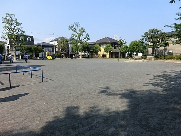 横浜市西区境之谷　新築一戸建て(三春台公園)