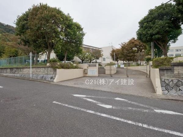 横浜市金沢区釜利谷西３丁目　新築一戸建て(横浜市立西金沢義務教育学校)