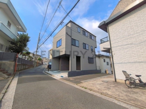 横浜市金沢区富岡東１丁目　新築一戸建て