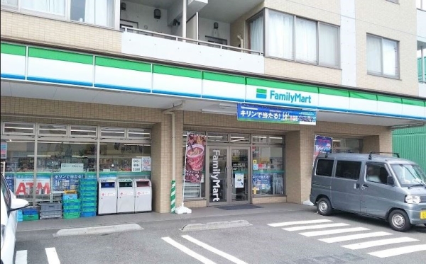 横浜市神奈川区神大寺１丁目　新築一戸建て(ファミリーマート横浜神大寺１丁目店)