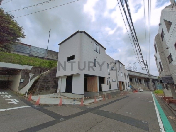 横浜市青葉区新石川３丁目　新築一戸建て