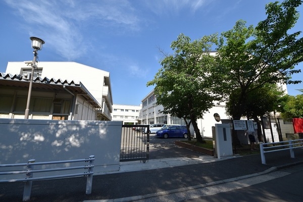 横浜市金沢区富岡西４丁目　新築一戸建て(横浜市立富岡中学校)