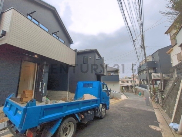 横浜市神奈川区神大寺１丁目　新築一戸建て