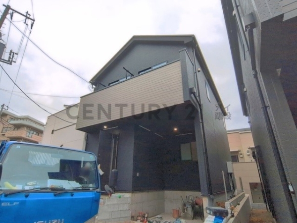 横浜市神奈川区神大寺１丁目　新築一戸建て