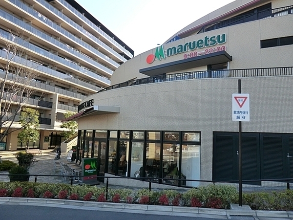 ヒルコートテラス横浜汐見台Ｆ棟(マルエツ磯子店)
