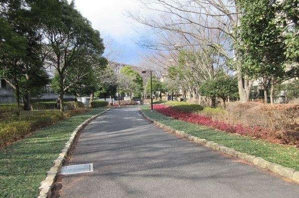 ヒルコートテラス横浜汐見台Ｆ棟(久良岐公園)