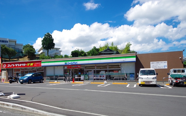 横浜市南区六ツ川３丁目　新築一戸建て(ファミリーマート六ツ川西店)