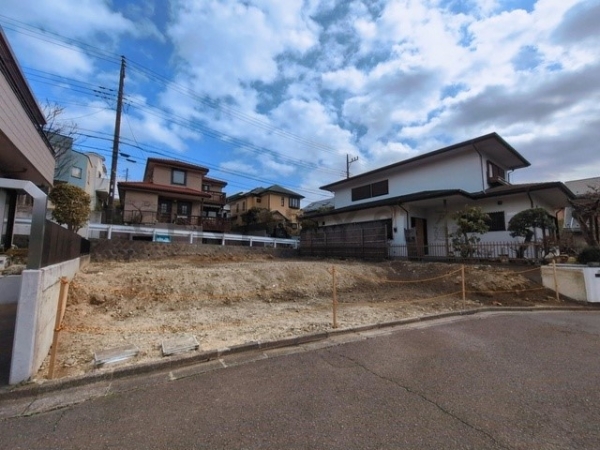 横浜市青葉区大場町　新築一戸建て