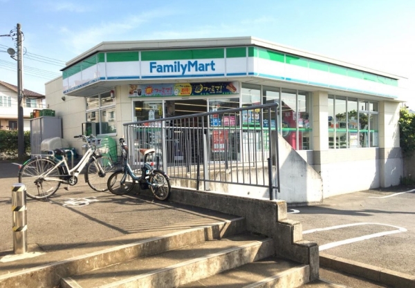 横浜市都筑区川和町の中古一戸建て(ファミリーマート都筑加賀原店)