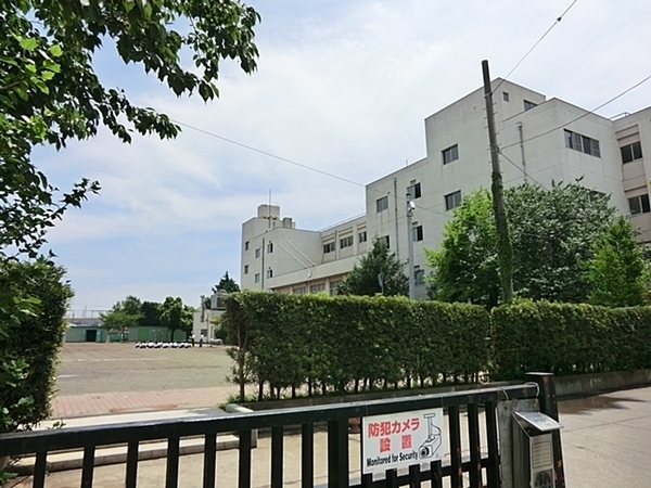 大和市中央６丁目　新築一戸建て(大和市立引地台中学校)
