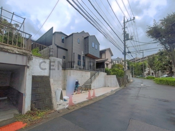 横浜市青葉区荏田町　新築一戸建て