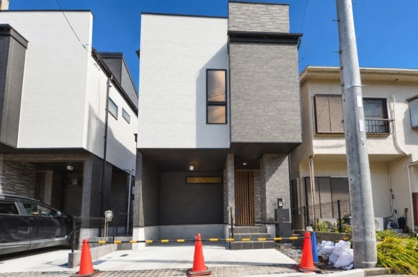横浜市神奈川区神大寺４丁目　新築一戸建て