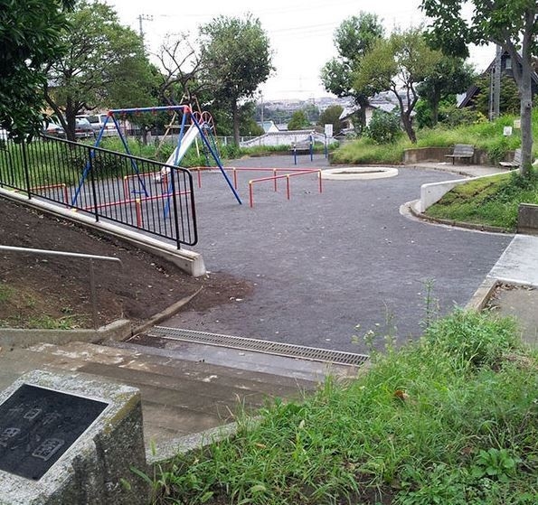 横浜市緑区西八朔町　新築一戸建て(十日市場中里公園)