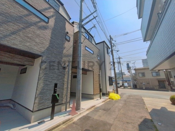 川崎市川崎区下並木　新築一戸建て