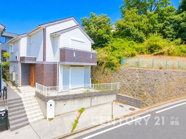 横浜市磯子区森が丘１丁目　中古一戸建て