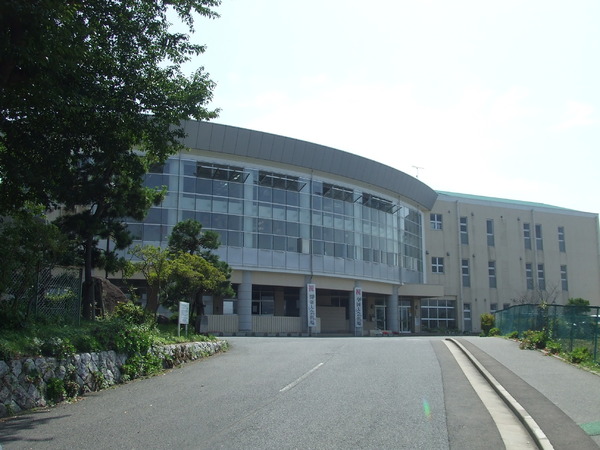 日立市東大沼町4丁目事務所兼住宅(日立市立泉丘中学校)