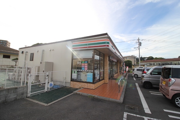ライオンズマンション長後(セブンイレブン綾瀬上土棚中1丁目店)
