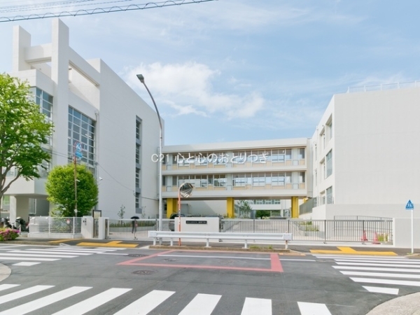 横浜市泉区緑園１丁目の土地(横浜市立義務教育学校緑園学園中学校)