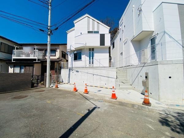 横浜市瀬谷区二ツ橋町　新築戸建　全2棟　1号棟