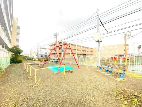 厚木市岡田4丁目　新築戸建　全3棟　2号棟(西の前第二公園)