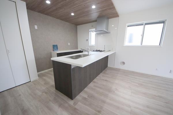 相模原市南区相模台6丁目第8　新築分譲住宅　2号棟