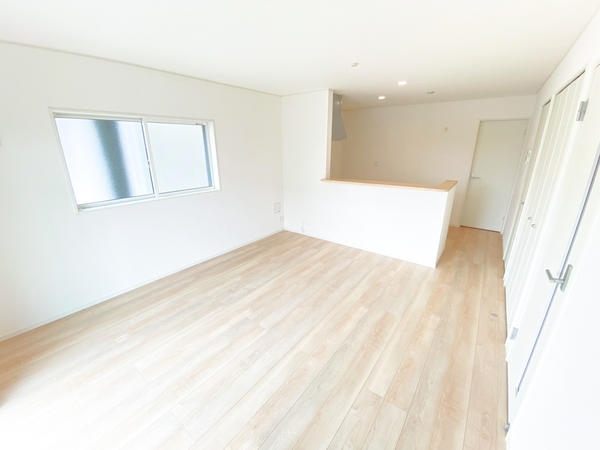 綾瀬市上土棚南1丁目　新築戸建　全2棟　1号棟