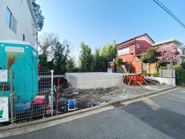 横浜市瀬谷区阿久和西3丁目　戸建　01