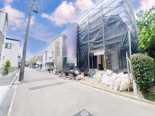 横浜市瀬谷区阿久和西3丁目　戸建　01