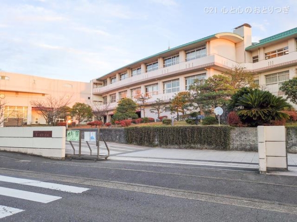 藤沢市藤が岡3丁目の中古一戸建て(藤沢市立藤ヶ岡中学校)
