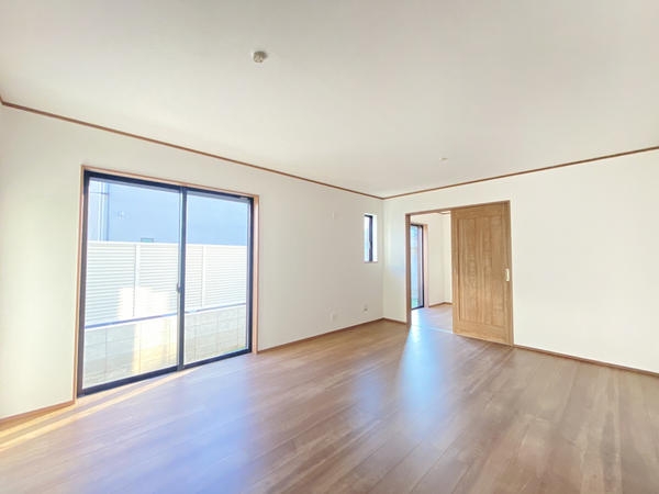 綾瀬市深谷中6丁目 新築戸建 全5棟 D号棟(リビング)