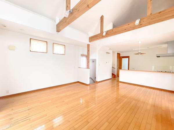 藤沢市鵠沼松が岡４丁目の中古一戸建て