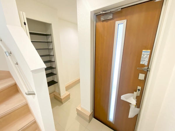 厚木市長谷 新築戸建 全6棟 6号棟(玄関)