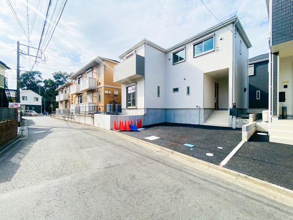 厚木市長谷 新築戸建 全6棟 6号棟(前面道路含む現地写真)