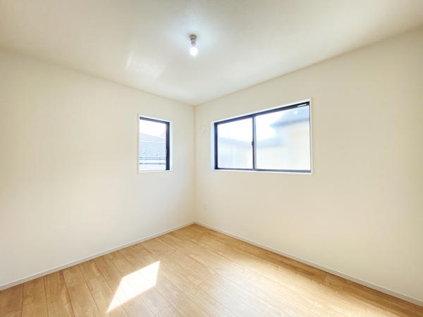 横浜市瀬谷区下瀬谷3丁目　新築戸建　全3棟　2号棟